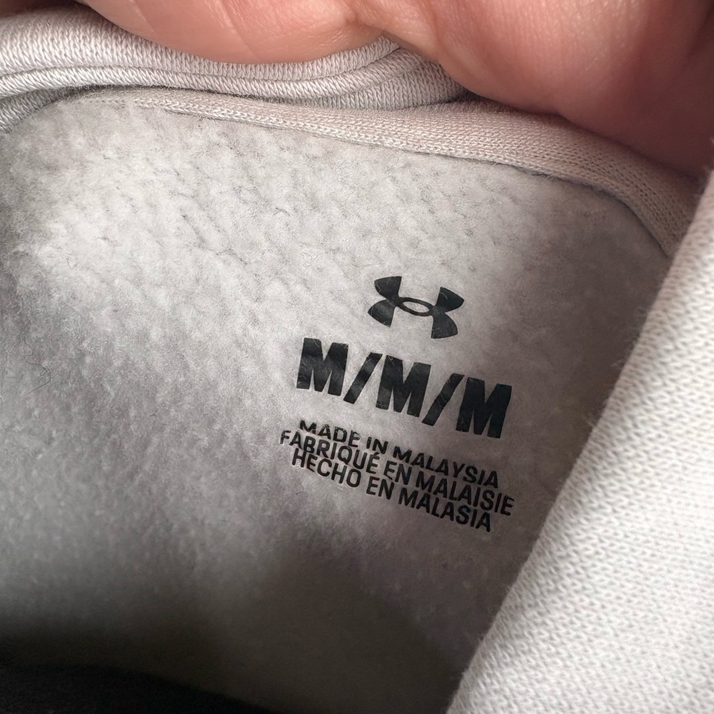 Under Armour off white Pullover - Picture 4 of 6
